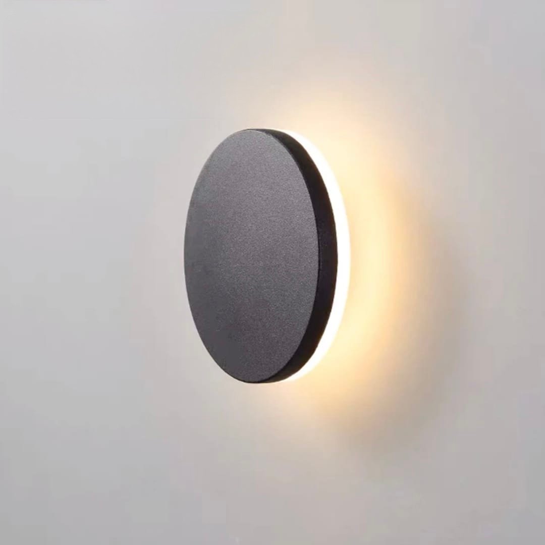 WALL LIGHT
